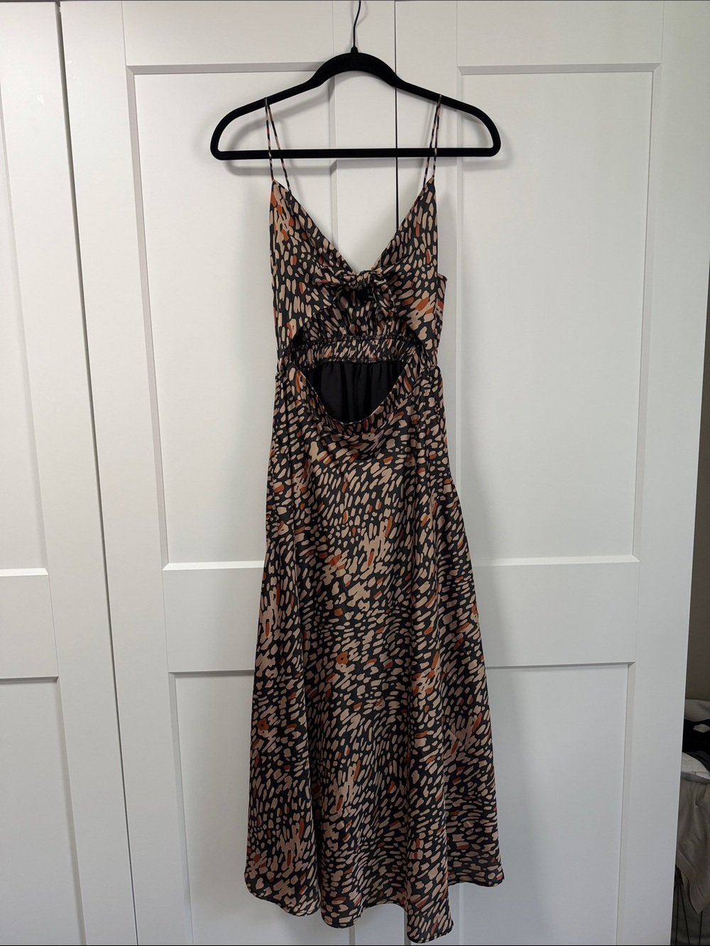 Vici Front Tie Midi Dress in Black and Tan Abstract